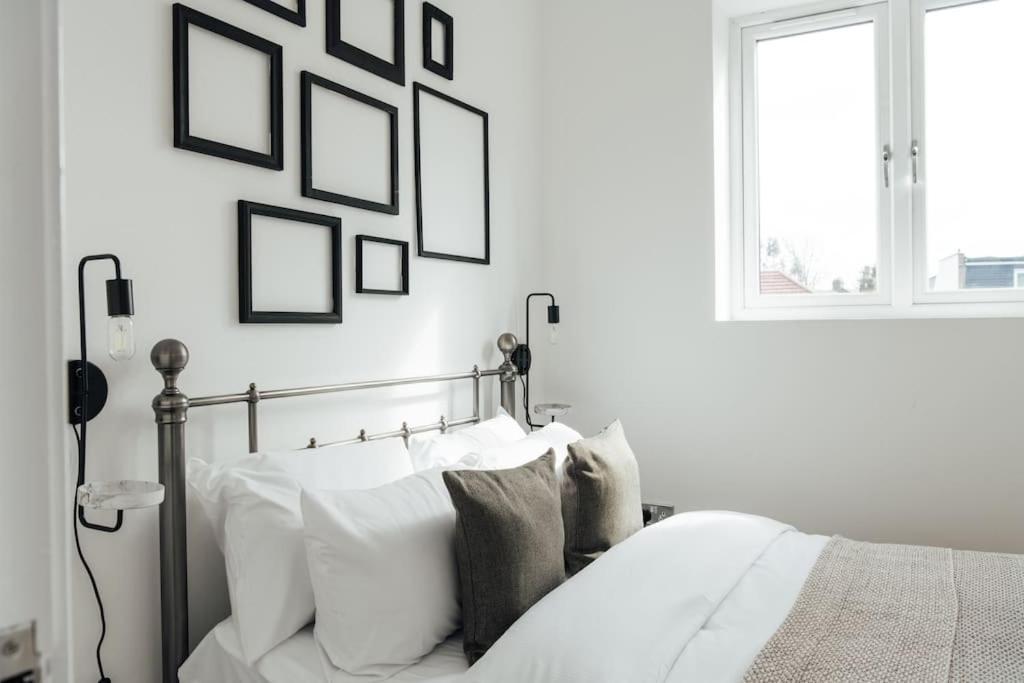 Modern 2 Bedroom Flat In Ilford, London Exterior foto