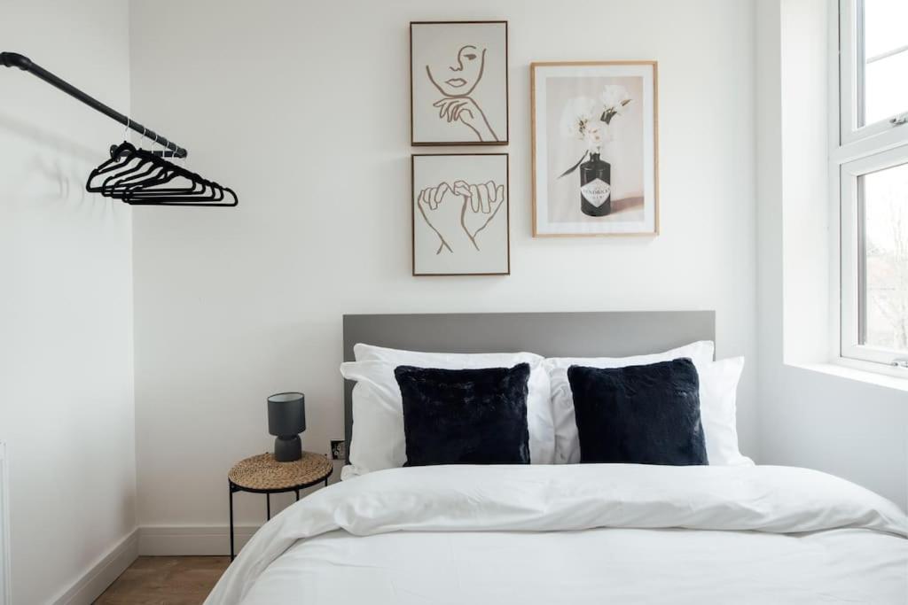 Modern 2 Bedroom Flat In Ilford, London Exterior foto